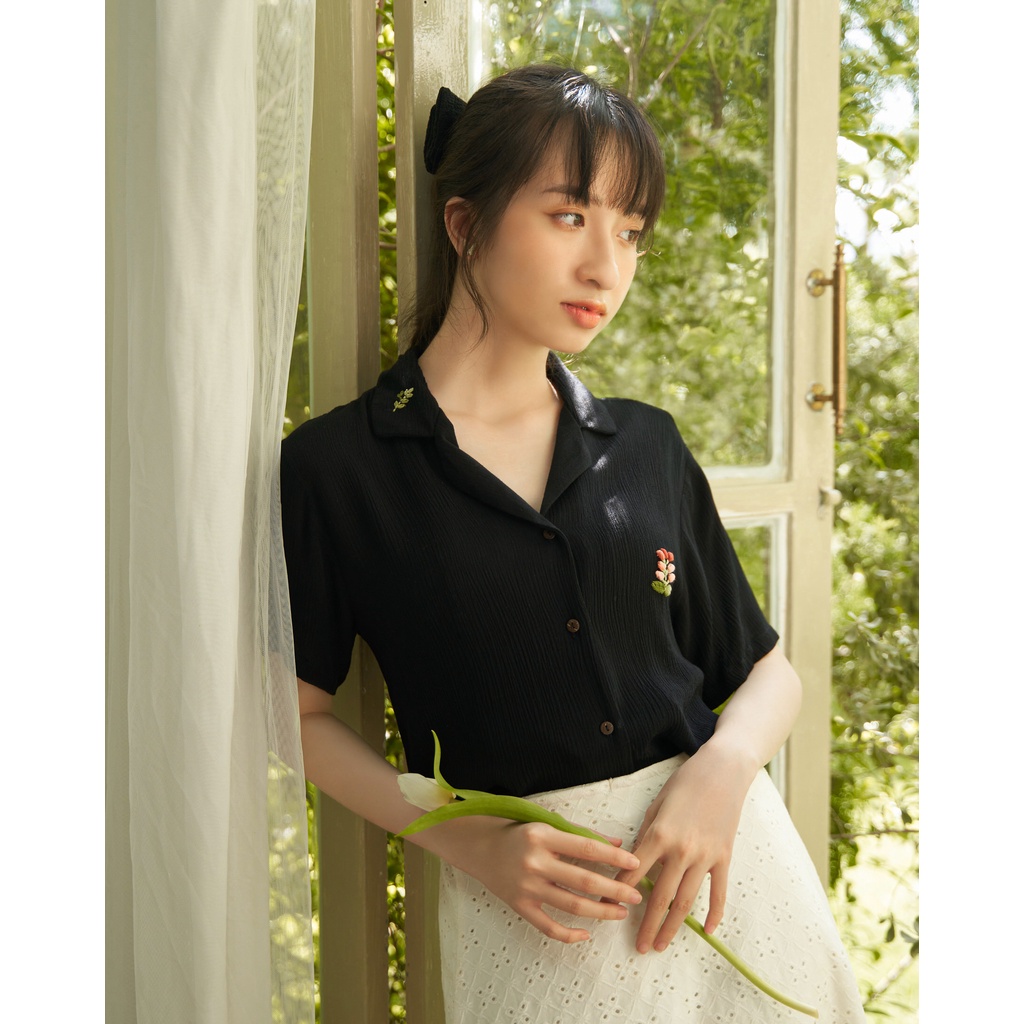 Áo sơ mi cổ thủ thư thêu hoa nổi-SMTT2 hangkao closet