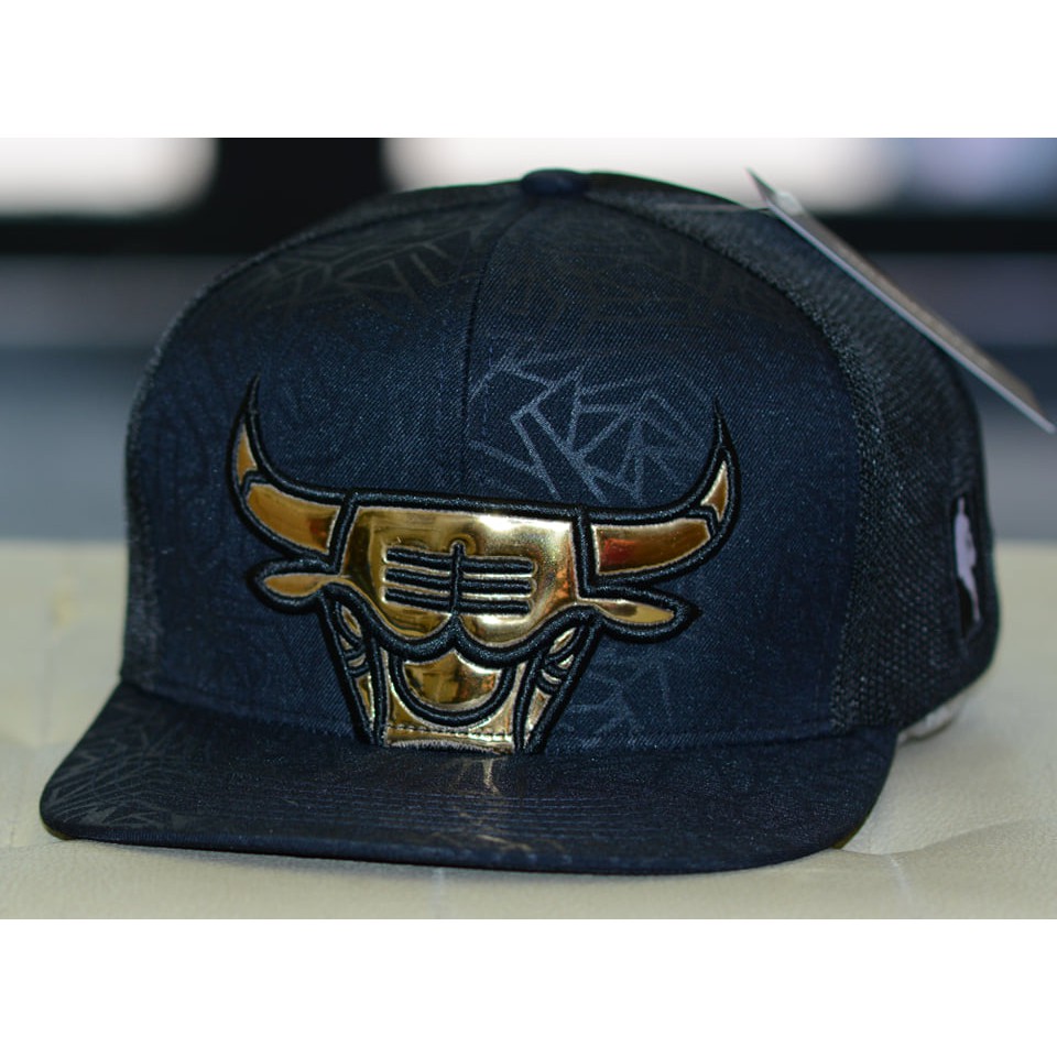 Mũ nón hiphop đầu trâu Chicago Bulls,nón rap lưỡi bằng trucker Snapback ( Hình thật )