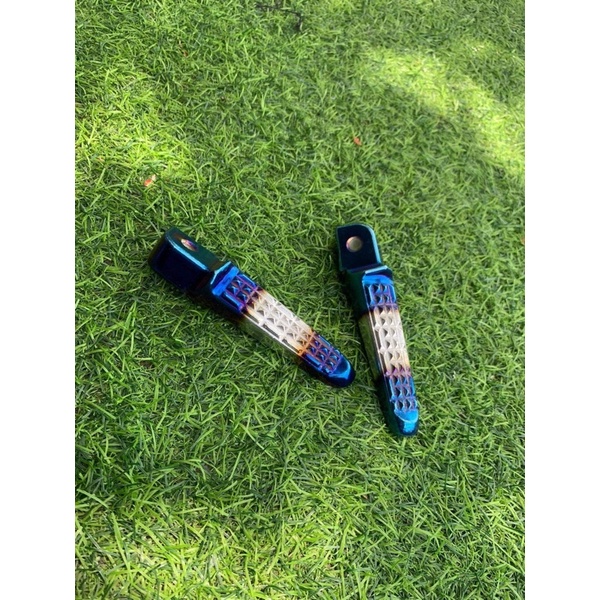 đồ để chân titan