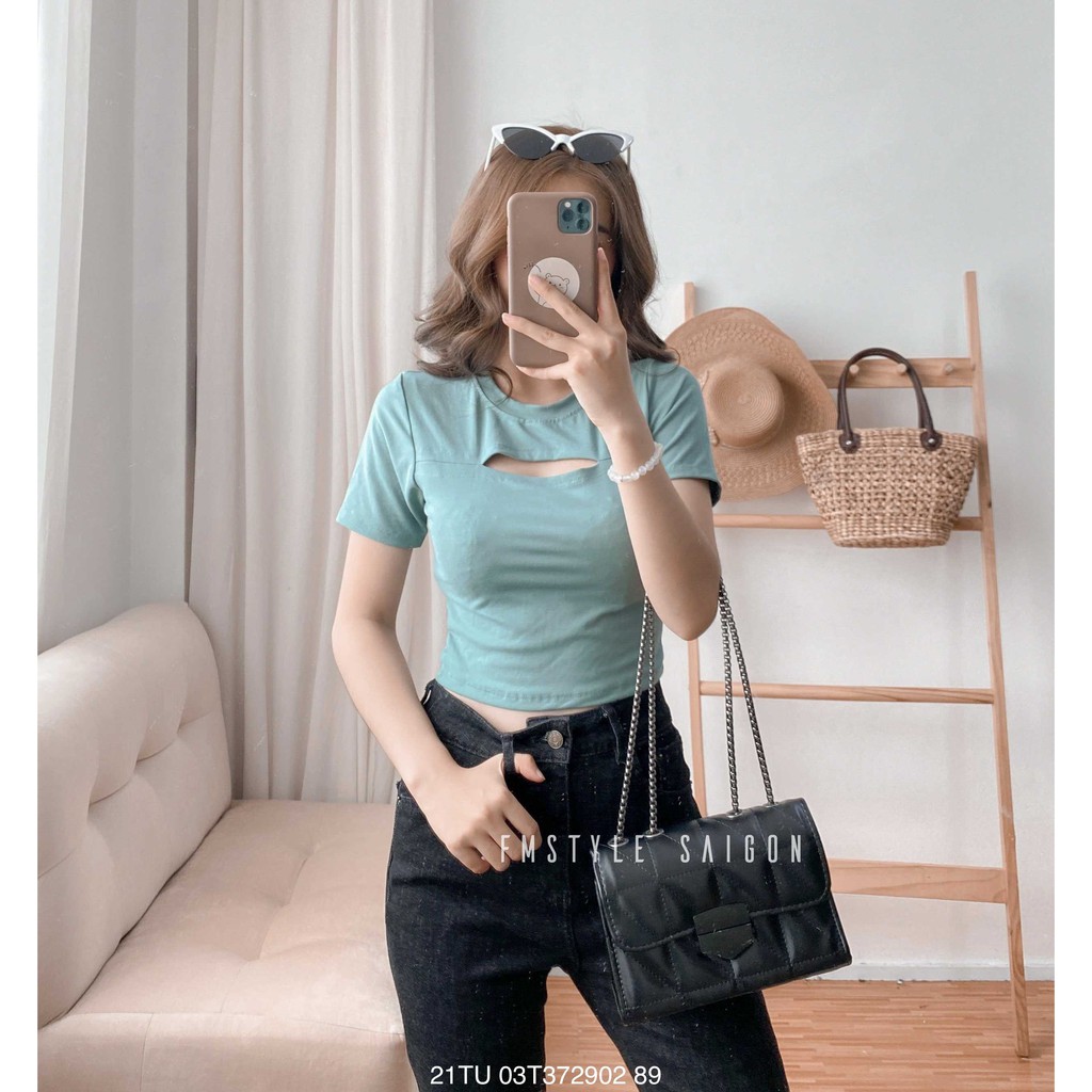 [Mã WASKT410K giảm 10K đơn 50K] Áo thun tay ngắn crop hở ngực ullzang thời trang nữ Fmstyle Saigon 21TU03T372902 | BigBuy360 - bigbuy360.vn