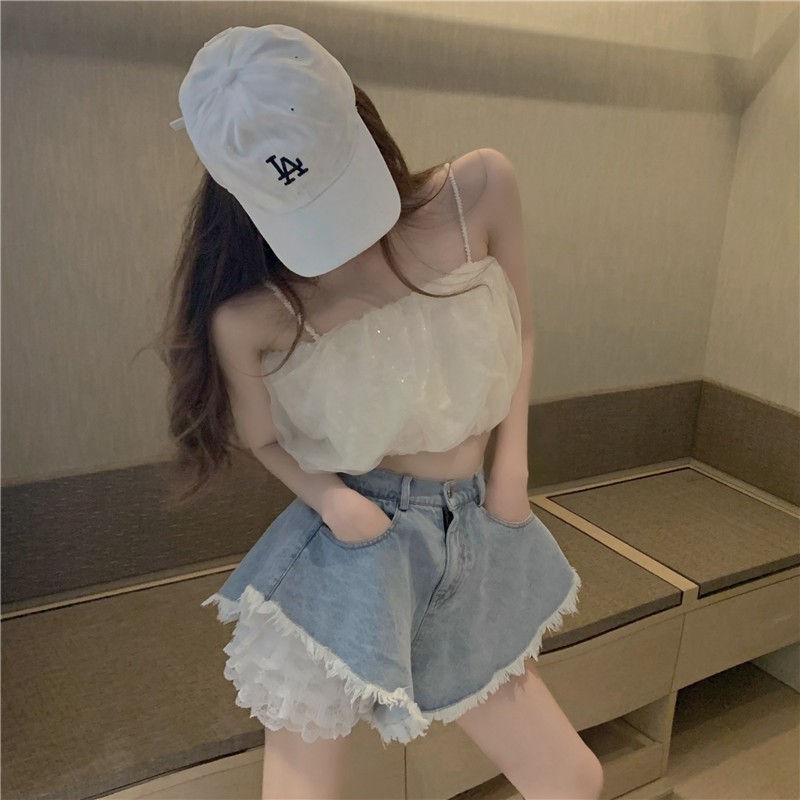 Quần jeans kiểu giả váy xòe ngắn tua rách phối ren trong + áo 2 dây croptop trắng ulzzang