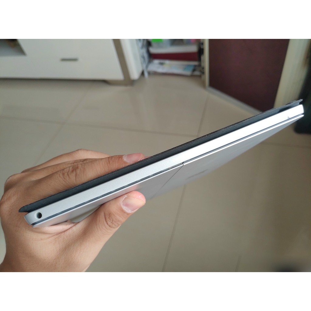 Laptop 2 trong 1 kiêm máy tính bảng surface pro 4 core i5-6300U