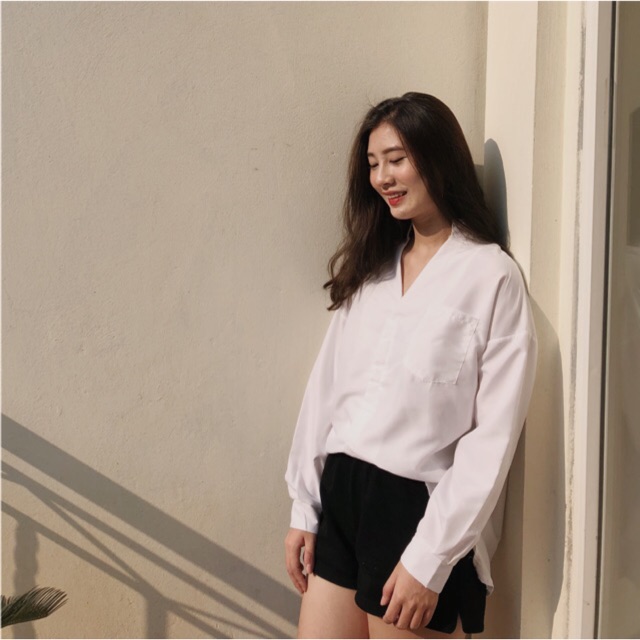 Áo sơ mi cổ V