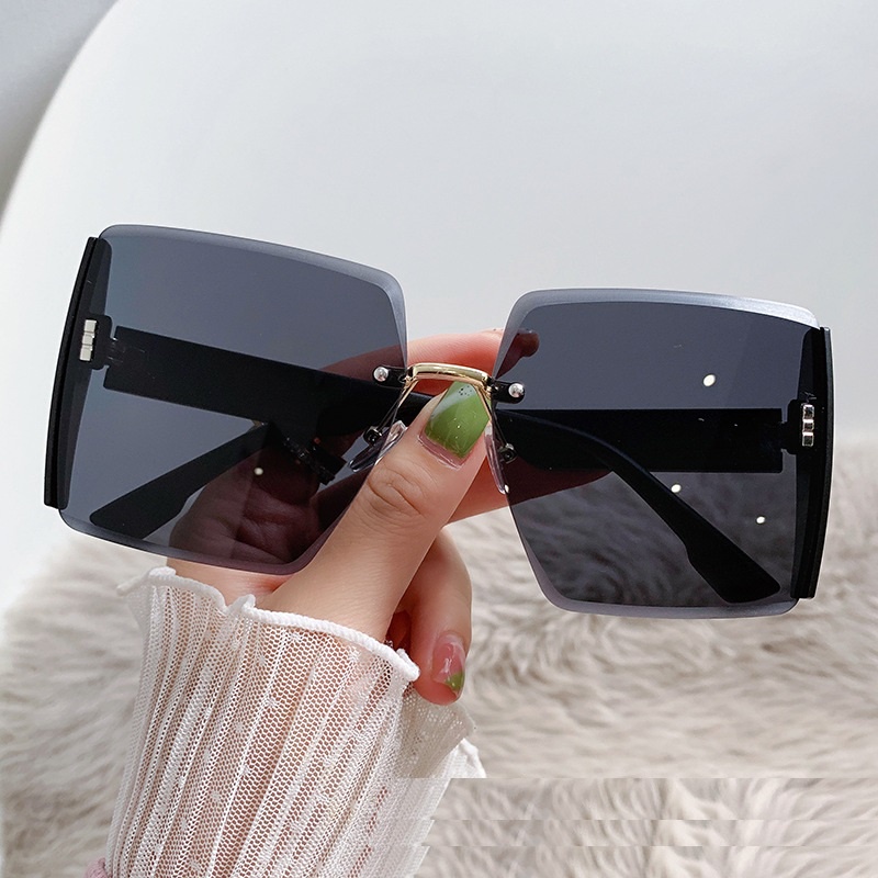 (Tặng hộp + Khăn lau) Kính mát nữ cao cấp phong cách Hàn Quốc, chống tia UV400 - KM74