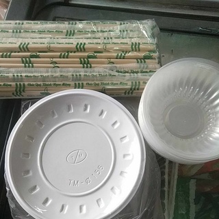 Đĩa, bát, đũa dùng một lần