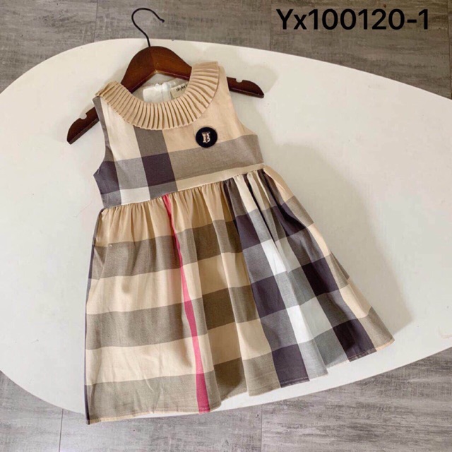 Váy Burberry bé gái mẫu 2020