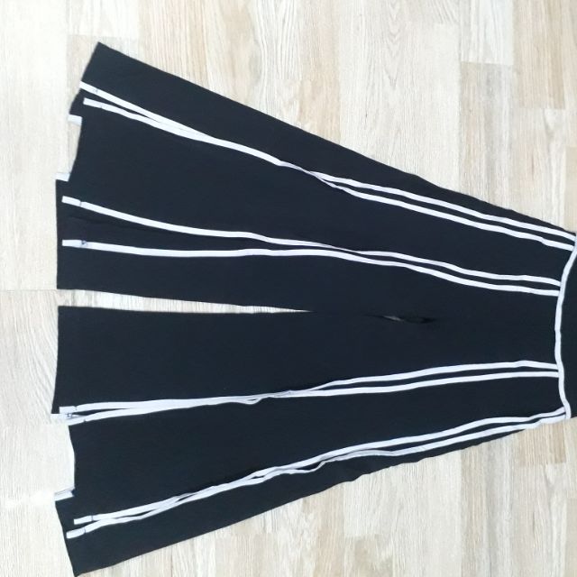 Com bo quần ống rộng