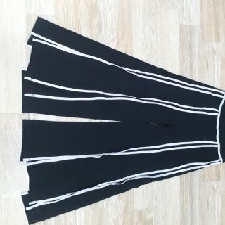 Com bo quần ống rộng