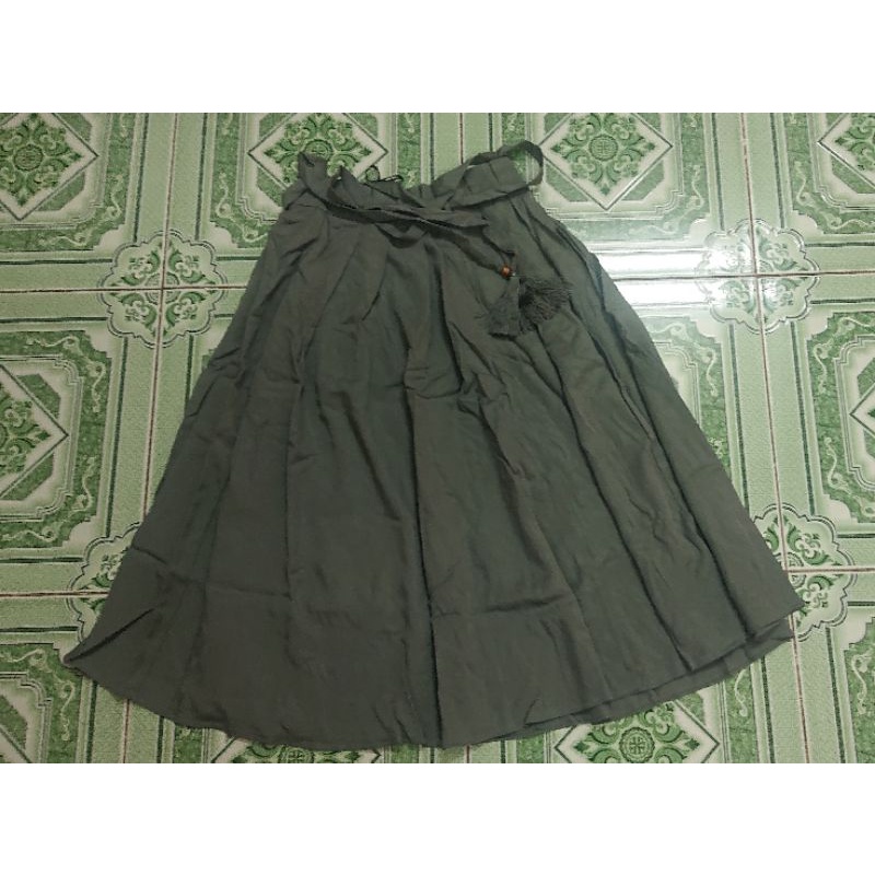 Chân váy Xếp Li eo Dây buộc nơ hiệu Vero Moda