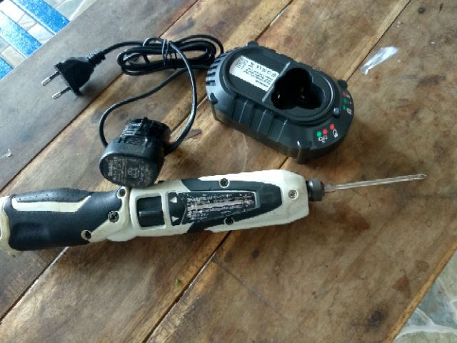 Vít gập Makita td021