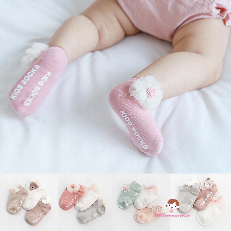 Bộ 3 cặp vớ mềm bằng vải cotton họa tiết dễ thương cho bé