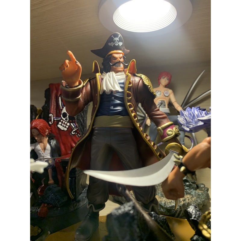 Mô Hình Figure One Piece POP Roger Vua hải tặc bị bắt 26Cm