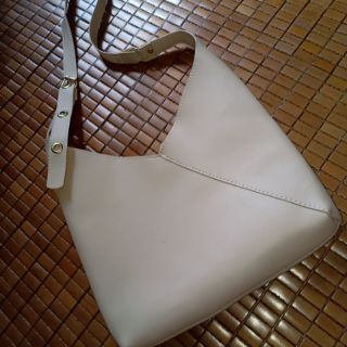 Túi tote da chữ V