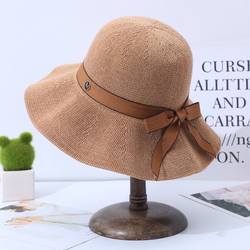 Nón thời trang vành lượn chữ M cho nữ