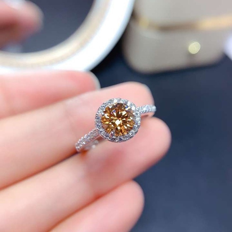 Nhẫn Hở Đính Đá Moissanite Cổ Điển Sang Trọng