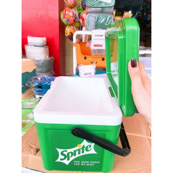 Thùng đá 7Up xanh lá 6.8 lít