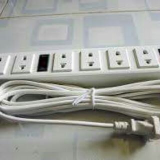 Ổ cắm điện( trắng) dài 6 Lỗ