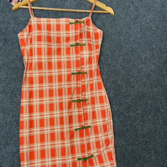 Váy đầm nữ body caro hai dây phối nút kiểu tàu, váy xẻ tà,, kèm mút ngực chất thun dẻo phù hợp đi tiệc, đi chơi | BigBuy360 - bigbuy360.vn