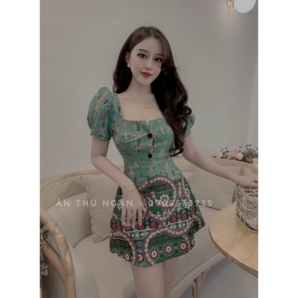 Đầm body họa tiết tay phồng cổ vuông đính nút