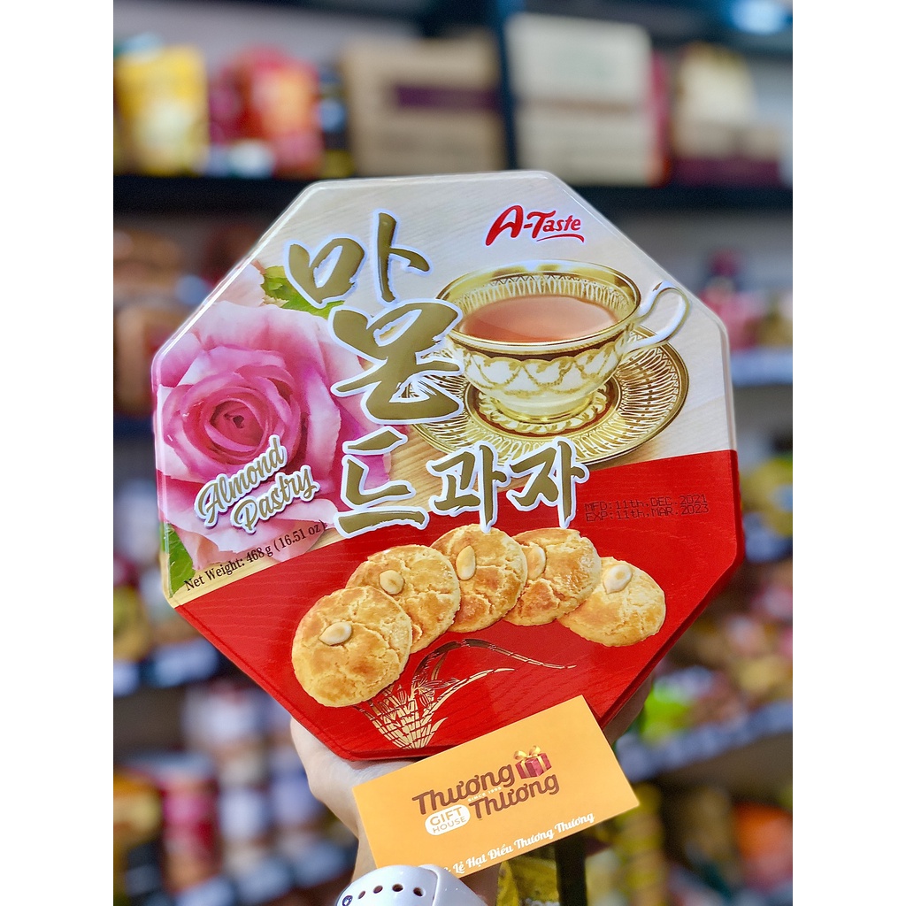 BÁNH HẠNH NHÂN HÀN QUỐC A-TASE HỘP THIẾC QUAI XÁCH- ALMOND AND SESAME PASTRY