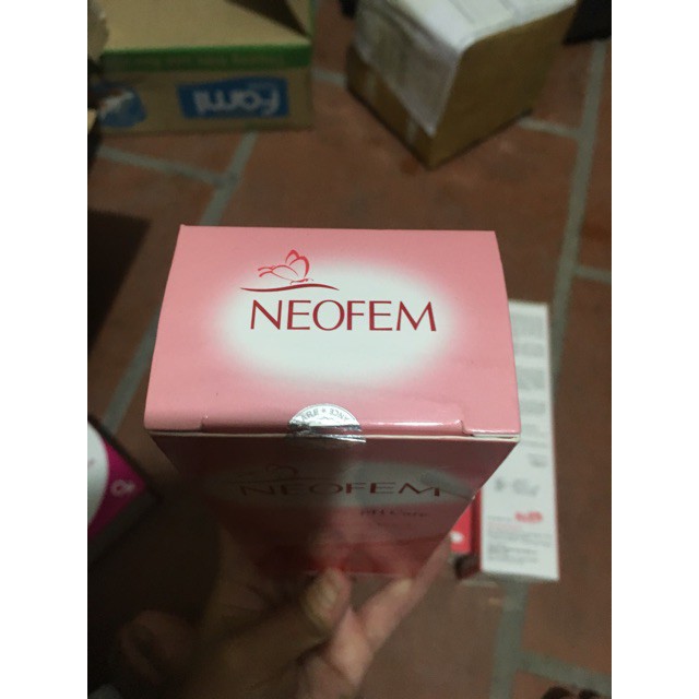 Dung dịch vệ sinh phụ nữ Neofem pH Care 150ml