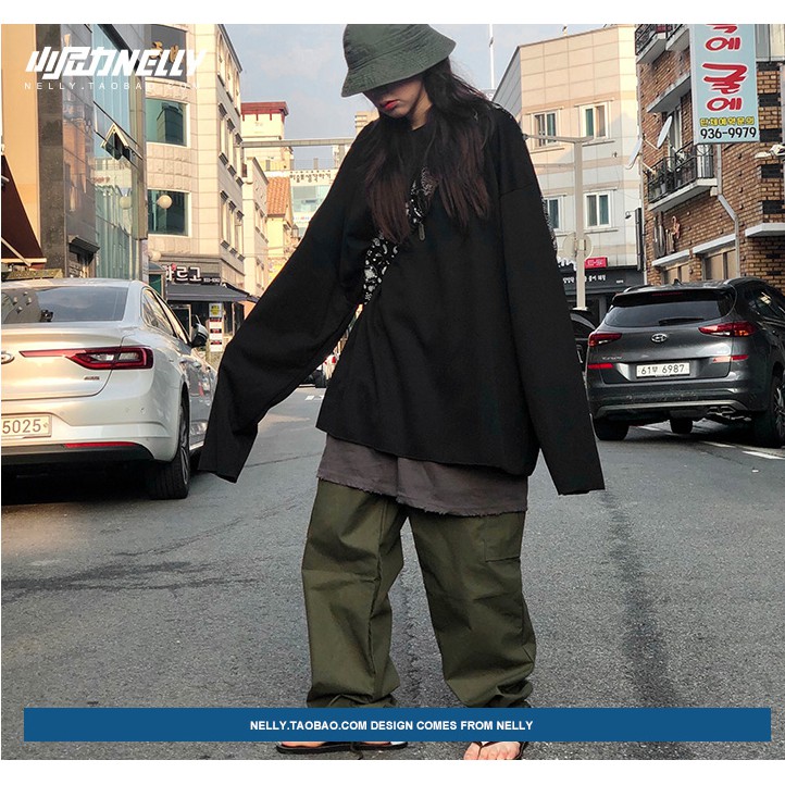 Áo phông Nelly Heybig dài tay trơn màu đen