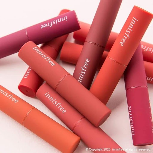 Son Tint Innisfree Vivid 2g nhỏ gọn ,tiện lợi . Wow sẵn 2 màu 03 ,05 lên màu cực chuẩn không kén da.Tặng thêm 1 Túi đựng