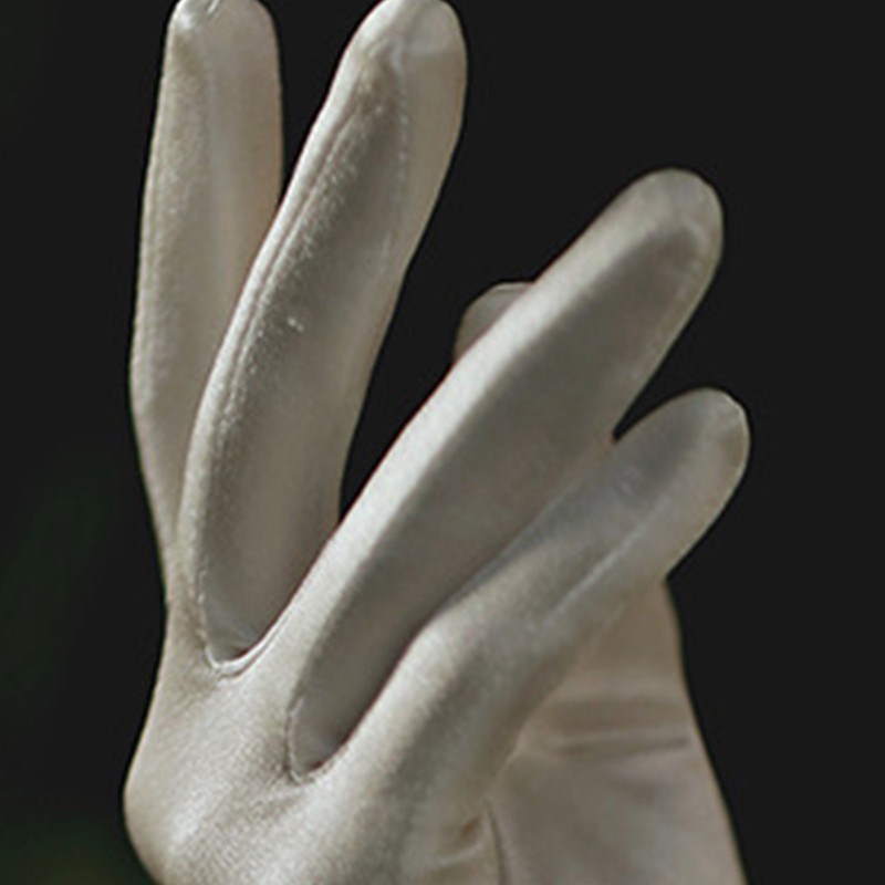 Găng tay đính ngọc trai nhân tạo cho cô dâu