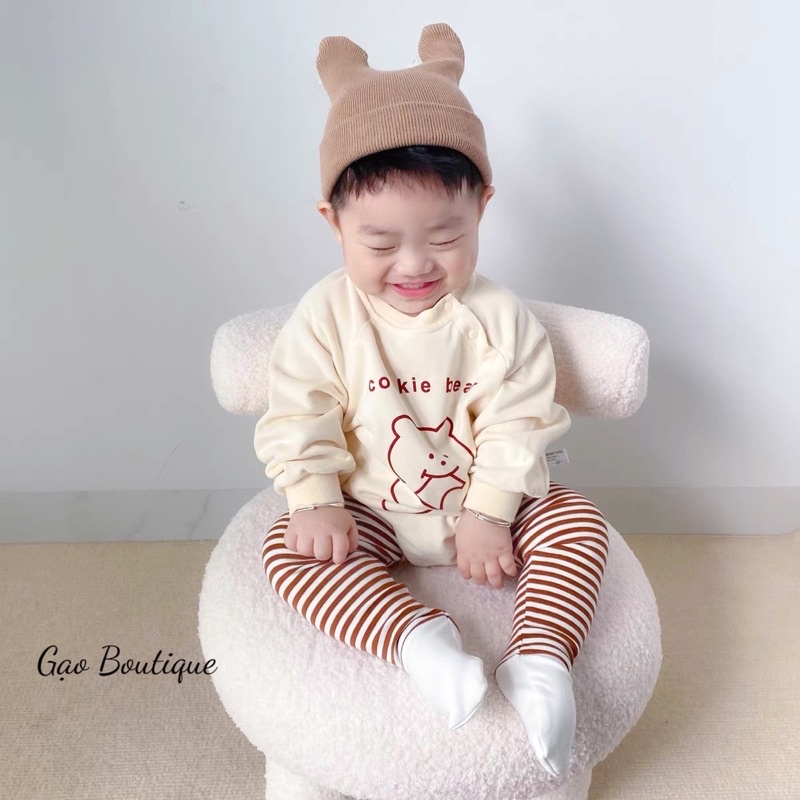 Body dài tay kèm quần tất cho bé