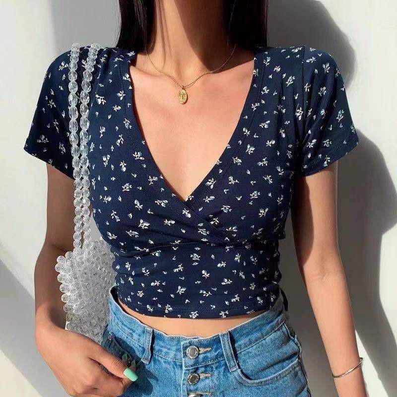 (trả od) Áo croptop cổ V hoa nhí (+2% phí shopee)