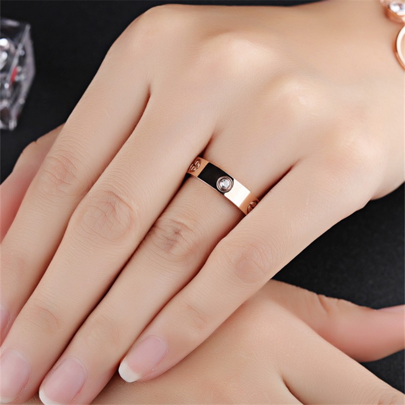 Nhẫn titan Car tier siêu đẹp, bền màu - tặng hộp đựng xinh xắn - Đem lại vẻ đẹp quyến rũ cho đôi tay của bạn