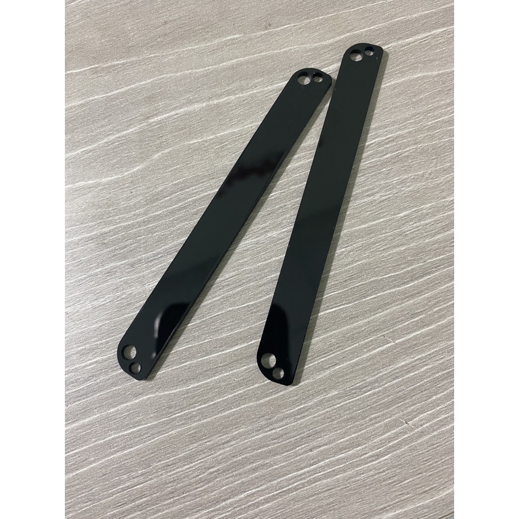 Bịt đầu máng W106 ( kèm ốc )
