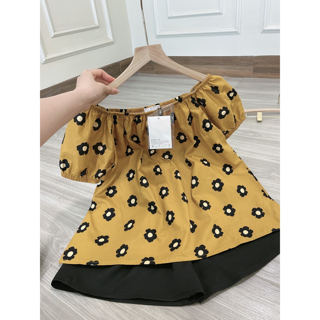 Set Trễ Vai Hoa Cúc Vàng Mix Quần Sooc Đùi