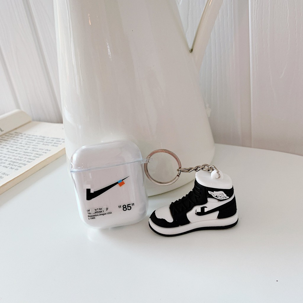 Vỏ Bảo Vệ Hộp Sạc Tai Nghe Airpods 1 / 2 / Pro Với Móc Hình Giày AJ