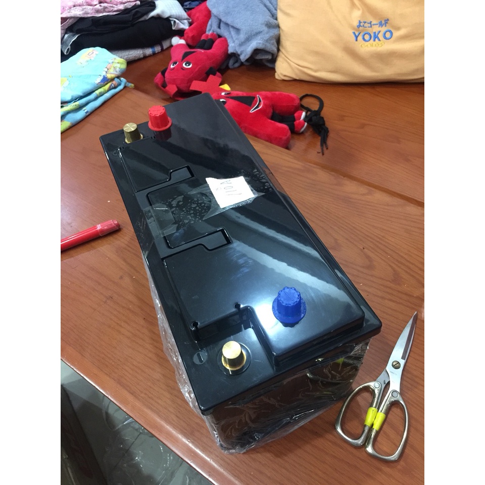 Vỏ bình ắc quy xe oto