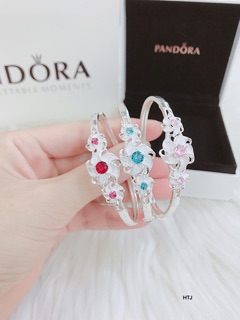 VÒNG HOA ĐÁ CHUẨN BẠC TA