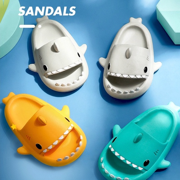 Dép Sandal Hình Cá Mập Mềm Chống Trượt Thời Trang Cho Bé