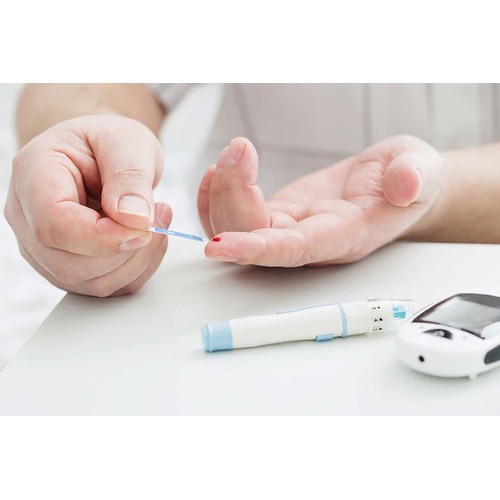 Máy đo đường huyết YASEE của Đức kèm kim và que thử
