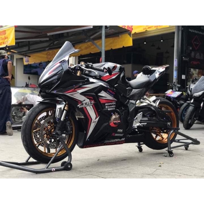 Mỏ cày racing CBR650R