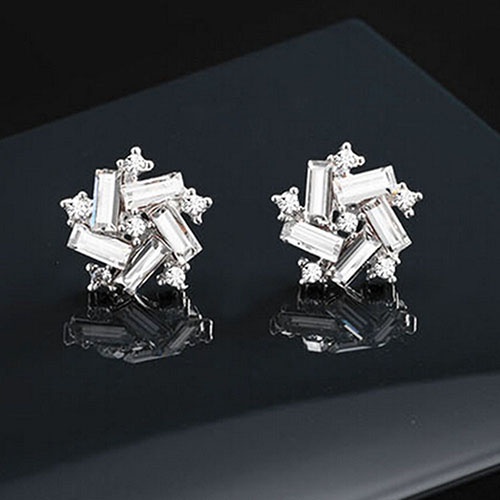 Khuyên tai nữ kiểu dáng độc đáo thời trang