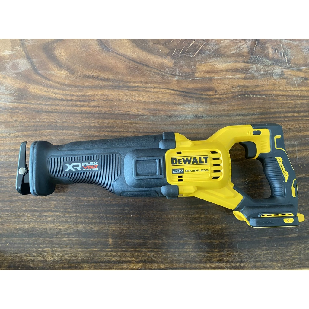 Thân máy cưa kiếm dùng pin Dewalt DCS386N-KR