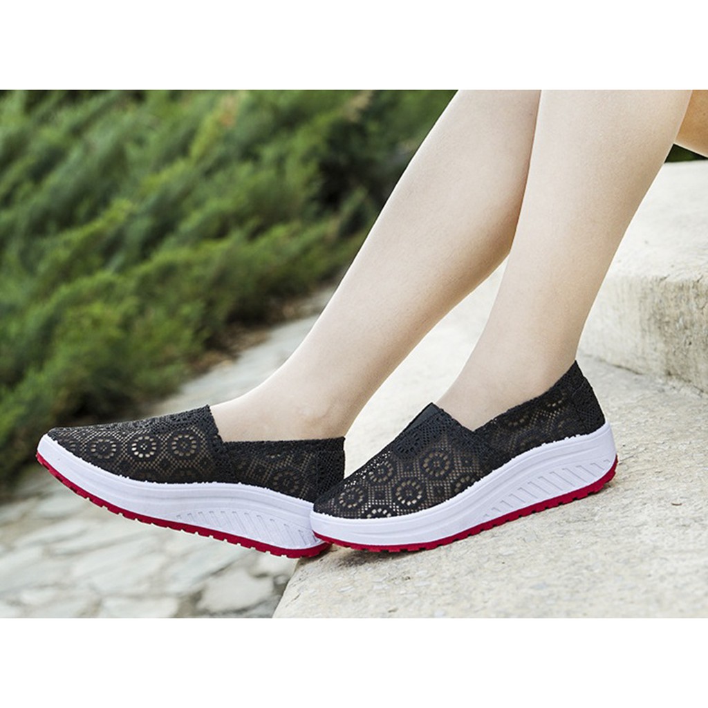 Giày slip on ren đế bánh mì S106