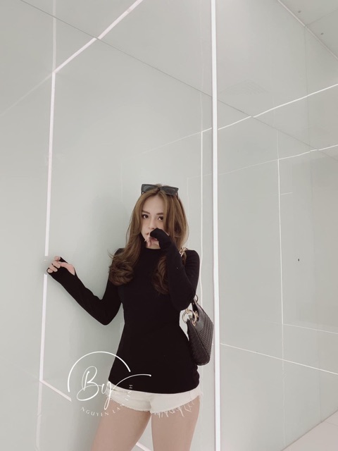 YY - ÁO THUN NỮ DÀI TAY XỎ NGÓN