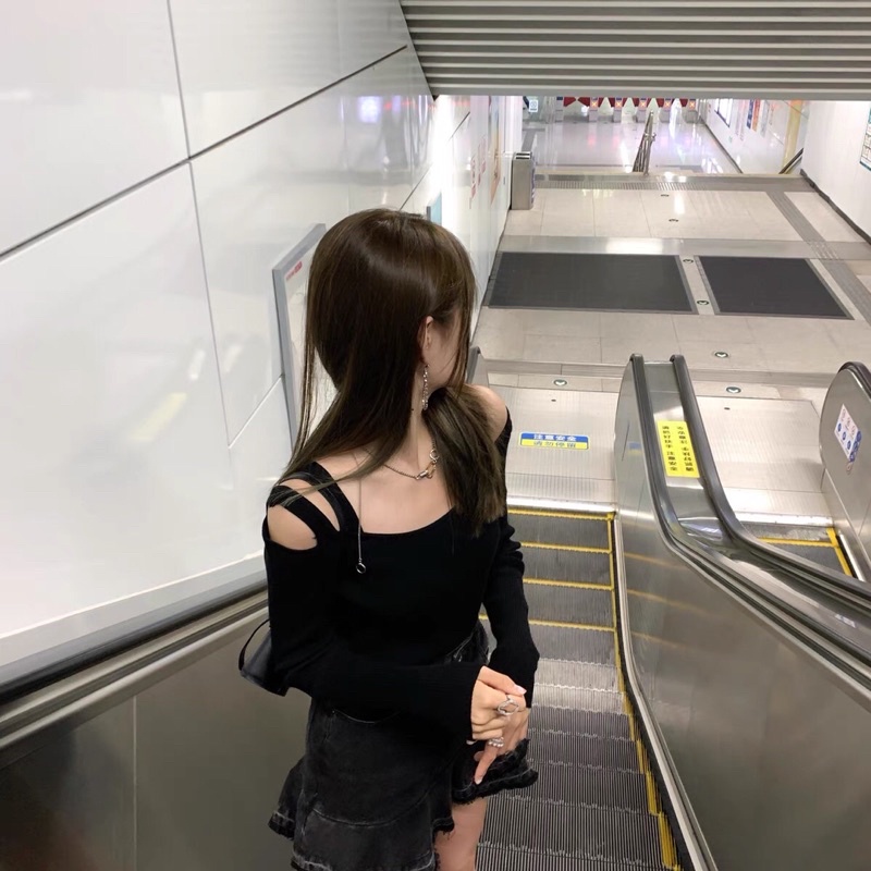 Áo len cut out body hot trend