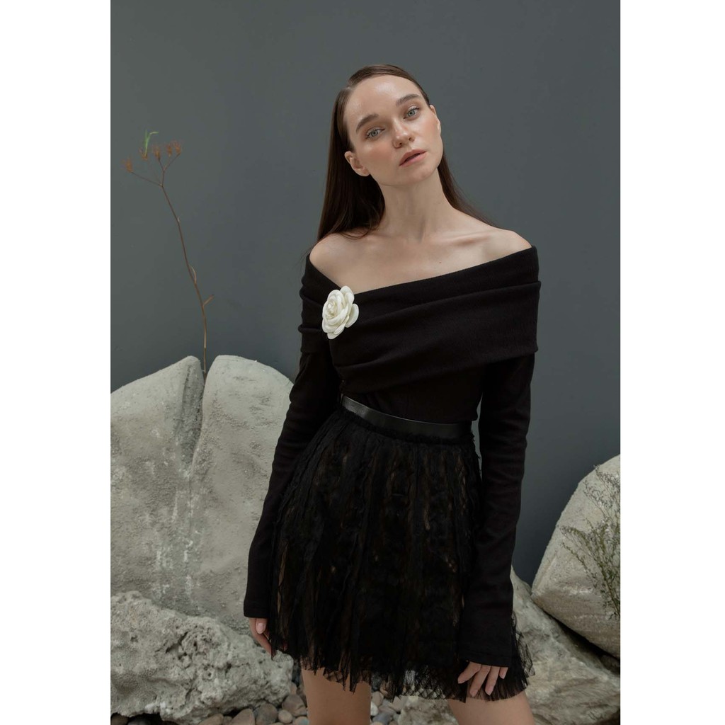 COCO SIN - Body Suit Đen Lệch Vai