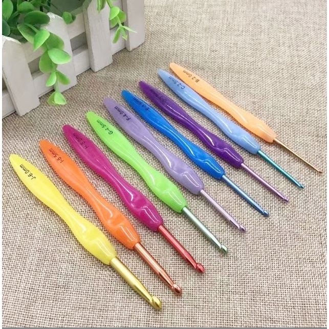 BỘ 9 KIM MÓC LEN, CÁN NHỰA CỨNG BÓNG