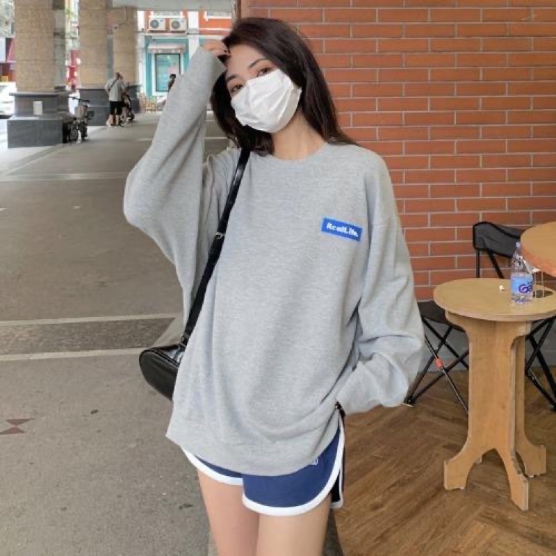 [QUÀ TẶNG 1 DÂY BUỘC TÓC] Áo Nỉ Sweeter Form Rộng Dài Tay Logo Ngực Cổ Tròn Trắng Xám | BigBuy360 - bigbuy360.vn