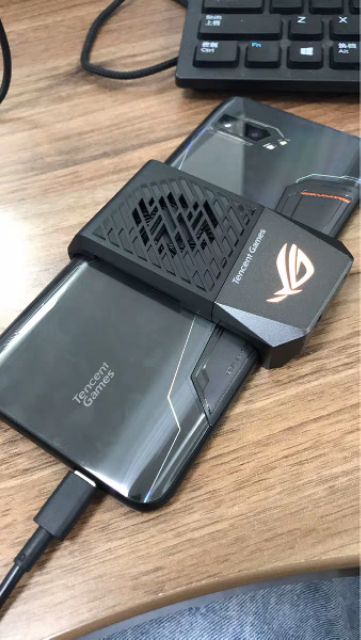 Quạt Tản Nhiệt Aero Active Cooler 2 Asus Rog Phone 2 (Chính Hãng)