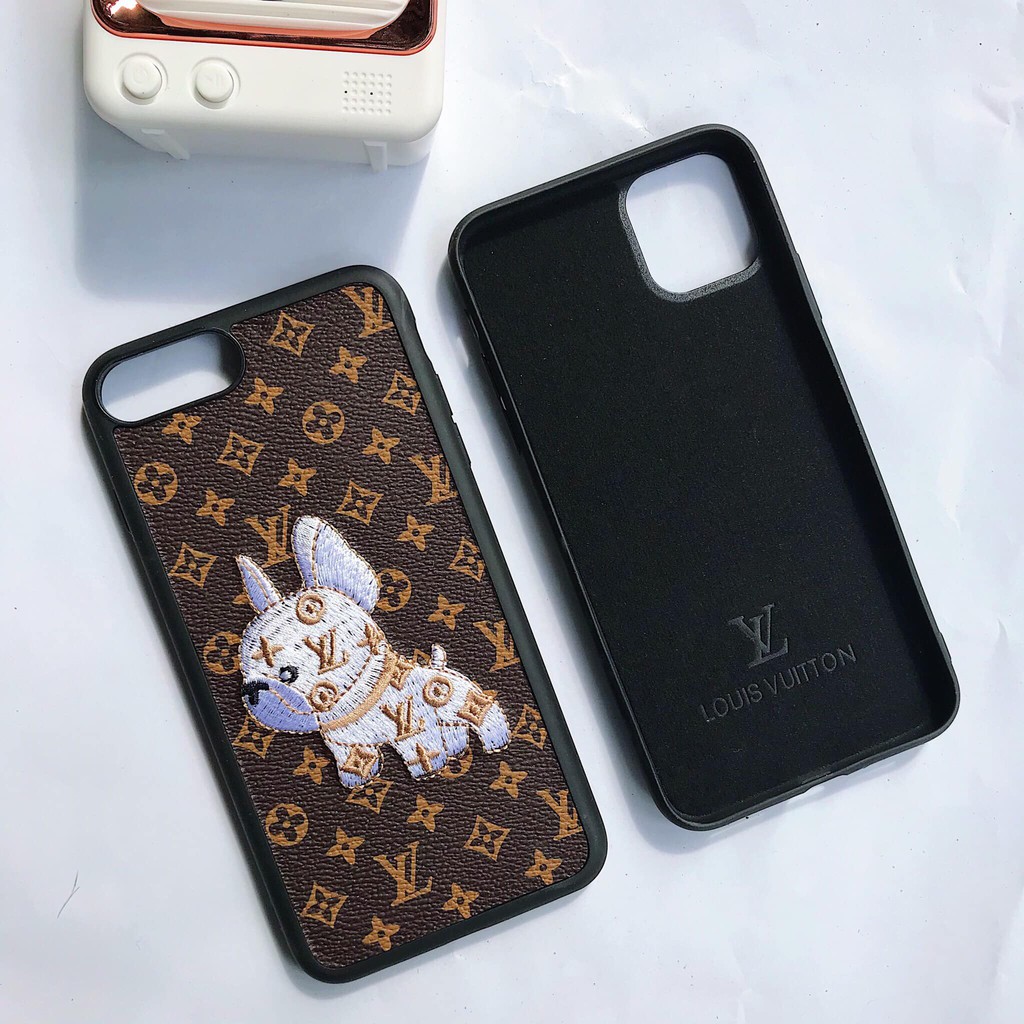 (tặng 1 ốp bất kì) Ốp lưng iPhone LV chó Pug cao cấp lót nhung loại xịn