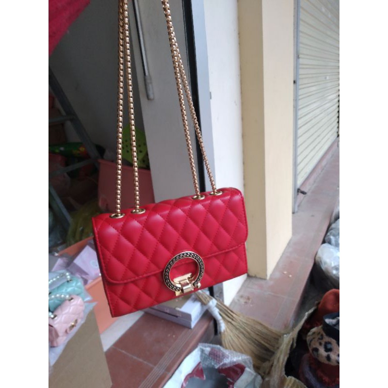 túi đeo chéo sang trọng dành cho nữ